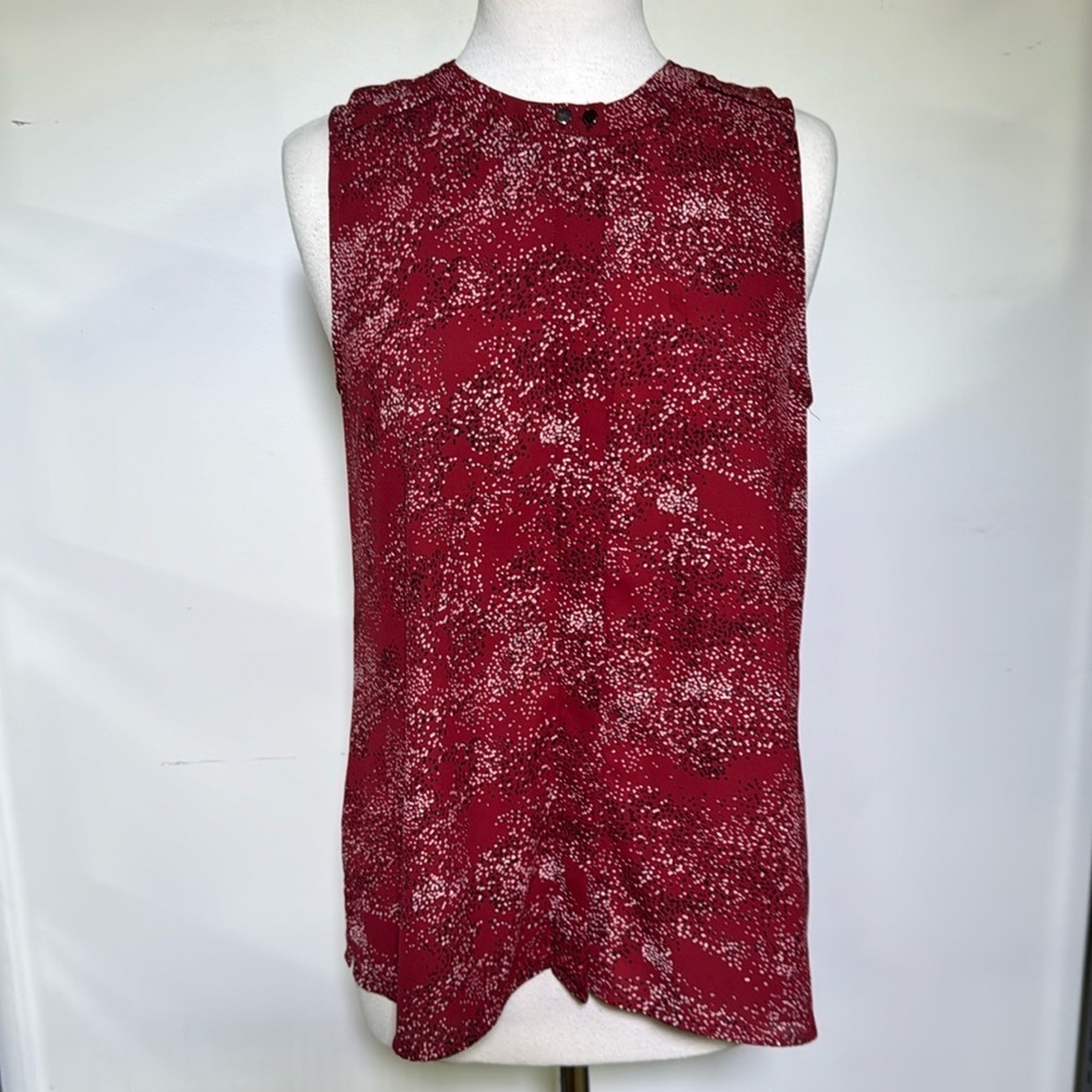 Reitmans Woman’s Sleeveless Button Down Size L